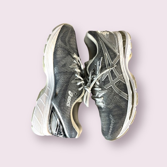 Asics GEL-NIMBUS 20 PLATINUM
Women's Shoes Size 10 - Picture 5 of 6